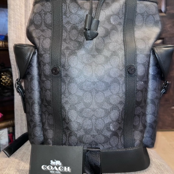 Coach Hitch Backpack In Signature Canvas With Polished Pebble Leather - Picture 4 of 5
